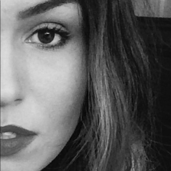 Meet your Posher, Mindy - Picture 1 of 1